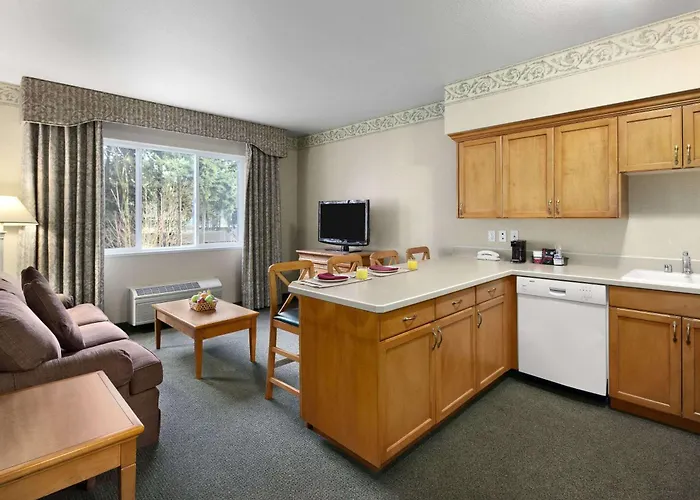 Ramada By Wyndham Olympia